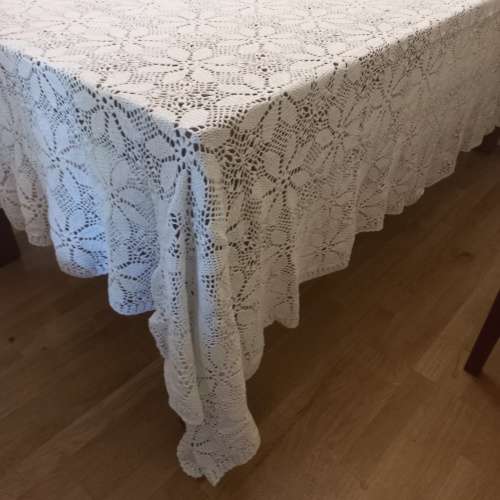 ENORMOUS 3M  VINTAGE CROCHET TABLECLOTH 330 X 208 CM
