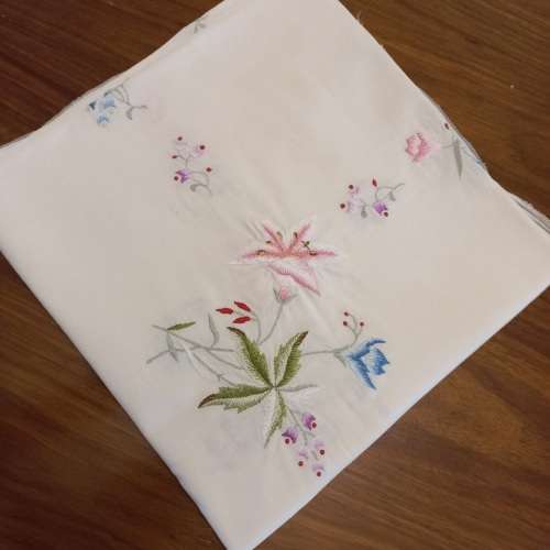 VINTAGE EMBROIDERED COTTON TABLECLOTH