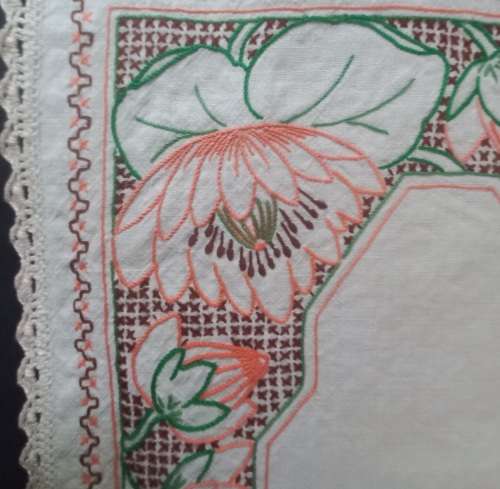 VINTAGE `DECO STYLE` EMBROIDERED TRAY CLOTH