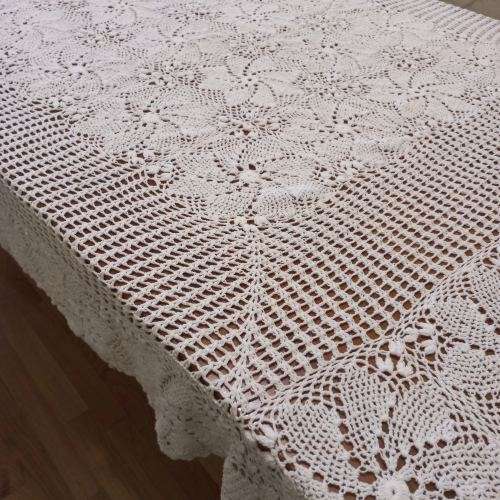 VINTAGE CROCHET WHITE TABLECLOTH