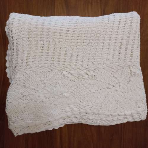 VINTAGE CROCHET WHITE TABLECLOTH