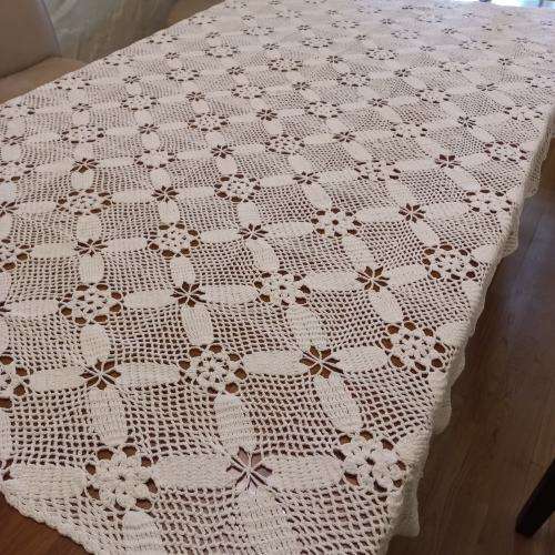 VINTAGE CROCHET SLIGHTLY OFF WHITE TABLECLOTH