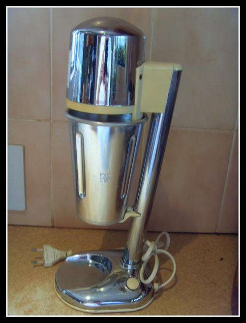 RETRO VINTAGE BREVILLE MILK SHAKER