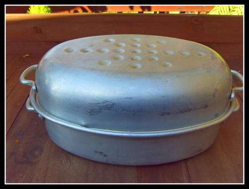 MEDIUM SIZE VINTAGE 'HART' 14 inch ROASTING DISH