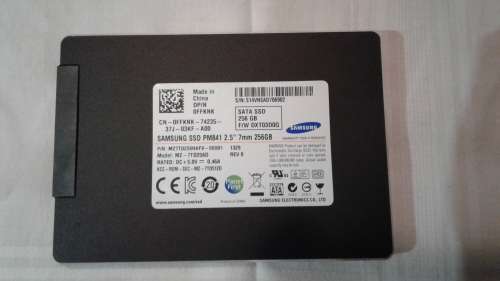 SAMSUNG   2.5'' 256 GB SATA SSD