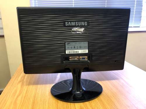 Samsung SyncMaster SA300 Monitor 19 Inch