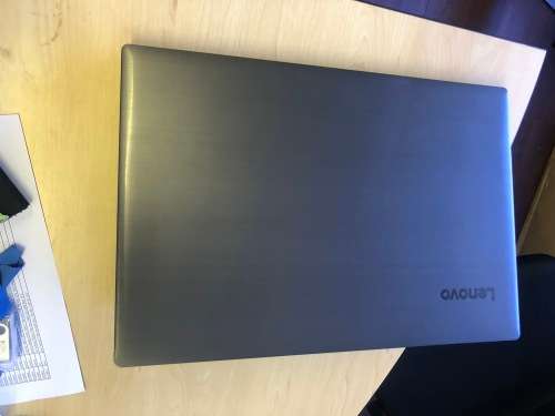 Lenovo V330-15IKB i5 8250U 18 8GB Ram 256 GB SSD 156 UHD Graphic Screen DVD RW