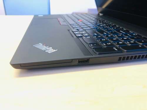 Lenovo ThinkPad T590  Core i7-8665 @ 2.11Ghz  32 GB Ram  512 GB SSD  15.6 UHD Graphics Display