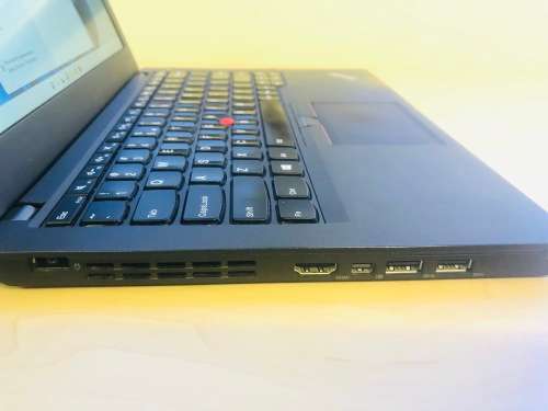 Lenovo ThinkPad X260  Core i7-6500U 2.59GHz 8GB Ram  256GB SSD  13,3` HD Graphics 520  2xBattery