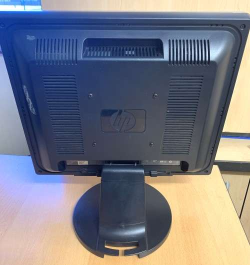 HP Flat Panel Monitor 17` used