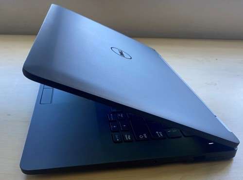 Dell Latitude E7470  (Intel Core i5-6300U) 16GB Ram 256GB SSD 14` Touch Screen