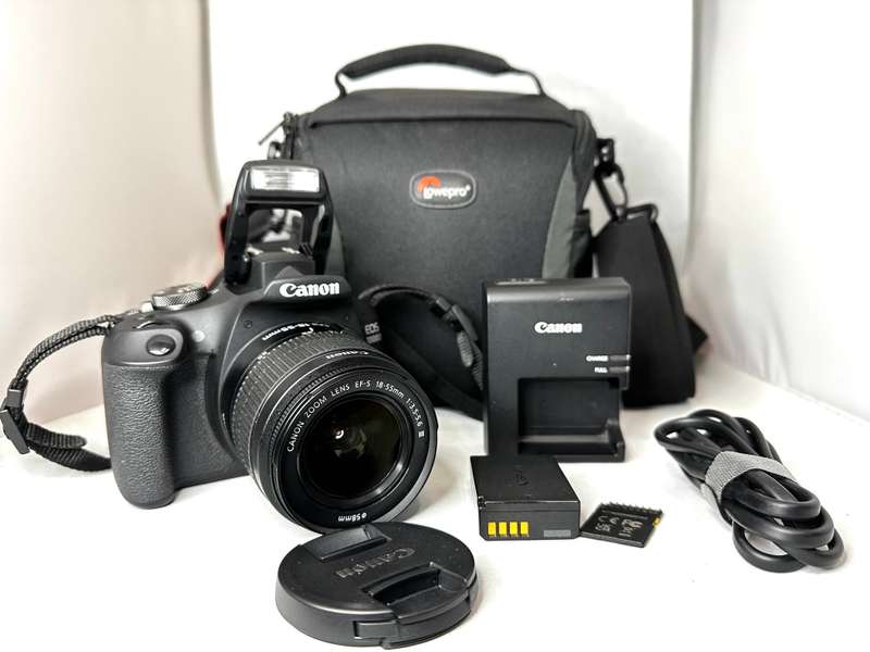 Canon EOS2000D with Lens and accessories  Excellent condition as new