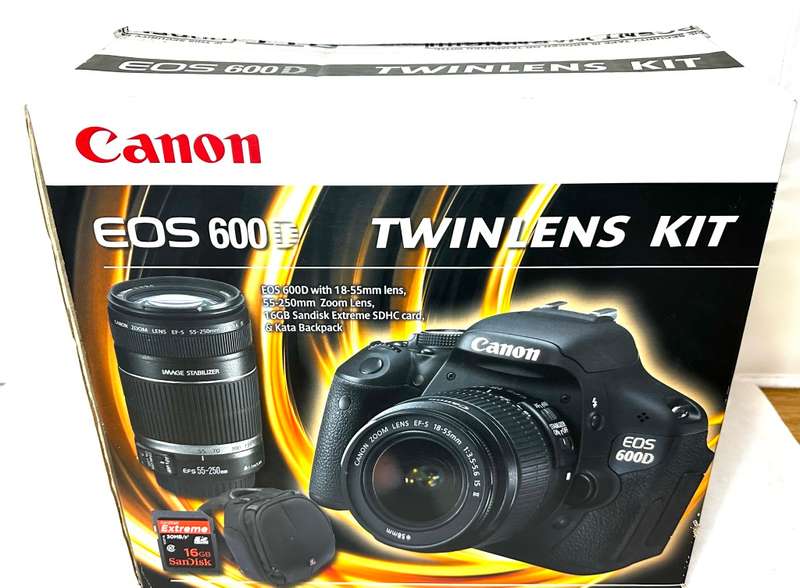 Canon EOS 600D DSLR Camera with Canon EFS 18-55mm AF/MF macro Lens  Canon EFS 55-250mm Zoom Lens Ori
