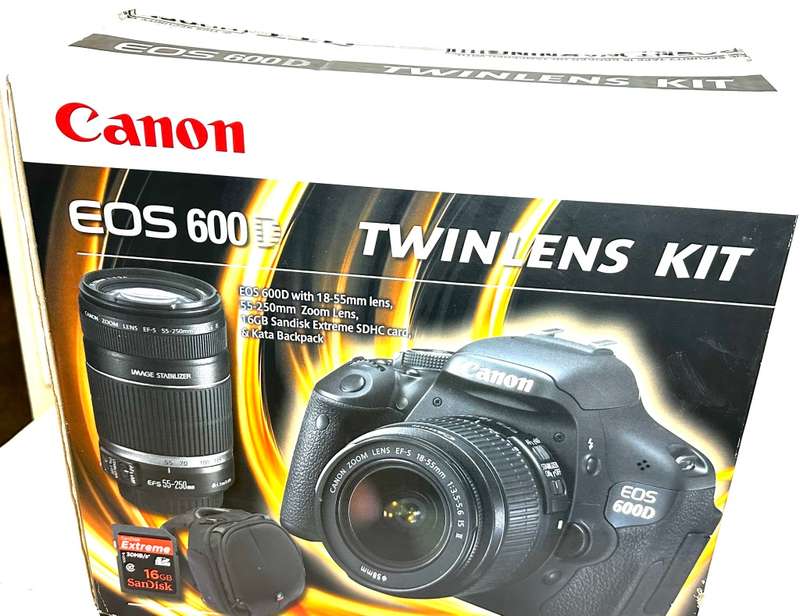 Canon EOS 600D DSLR Camera with Canon EFS 18-55mm AF/MF macro Lens  Canon EFS 55-250mm Zoom Lens Ori