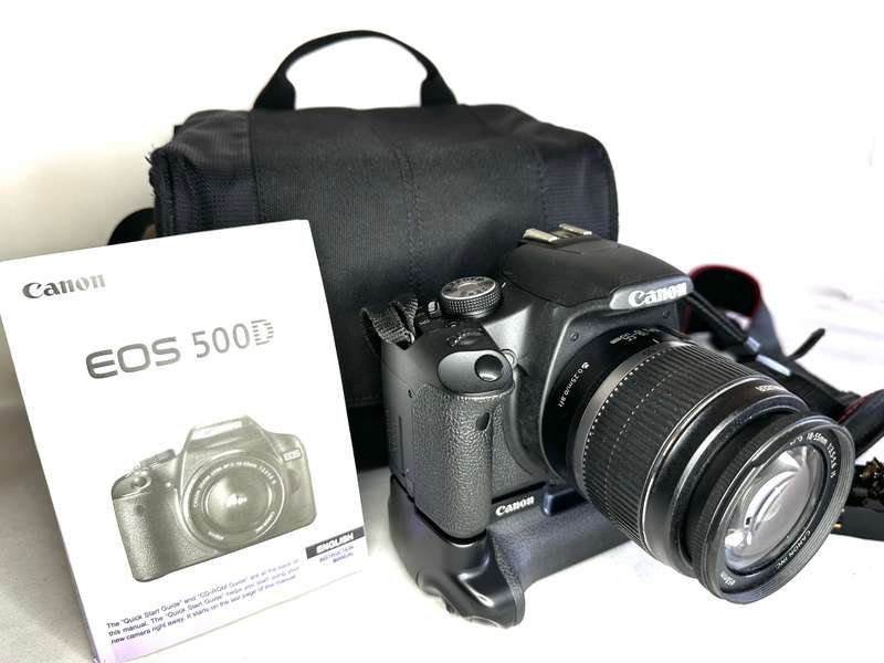 Canon EOS 500D DSLR Camera body Canon 18-55mm Lens  Canon Original BG-E5 Battery grip
