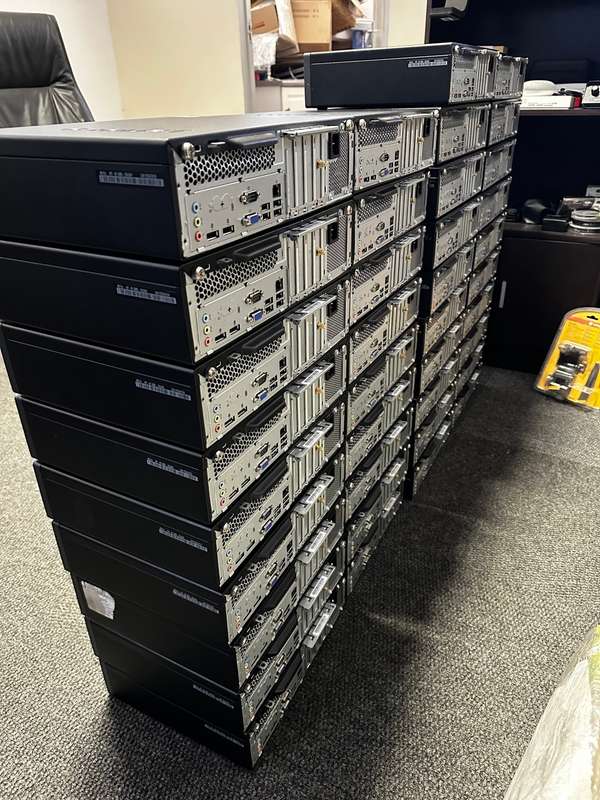Lenovo M910s SFF Desktop pc Core i5-6th gen 3.2GHz  8GB Ram  500GB HDD + WiFi