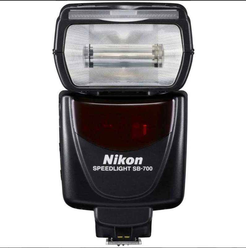 NIKON SPEEDLIGHT SB-700