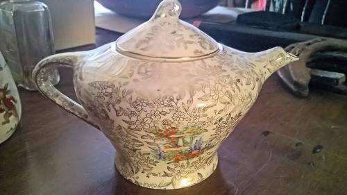 Vintage Empire Shelton Sadler Crinoline Lady Teapot