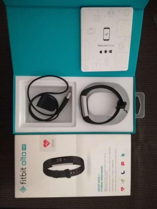 Fitbit Alta HR