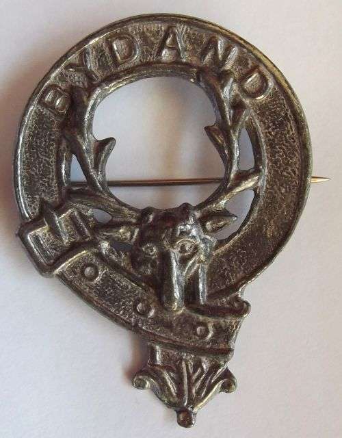 Old Scottish Gordon Clan "Bydand" Lapel Pin Badge