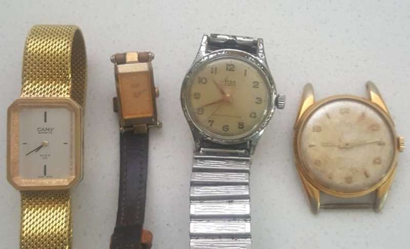 4 Vintage Watches Including Seiko, Camy and Avia