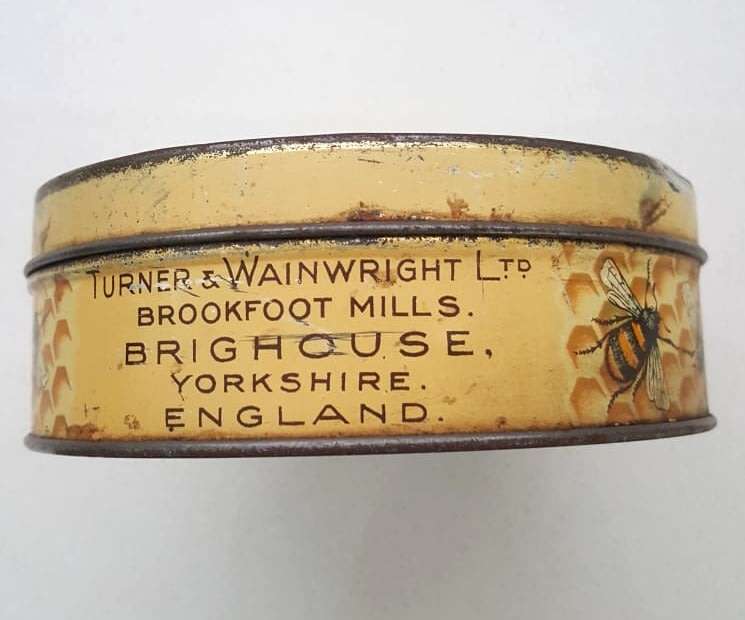 VINTAGE TURNWRIGHTS TOFFEE TIN - MADE IN ENGLAND