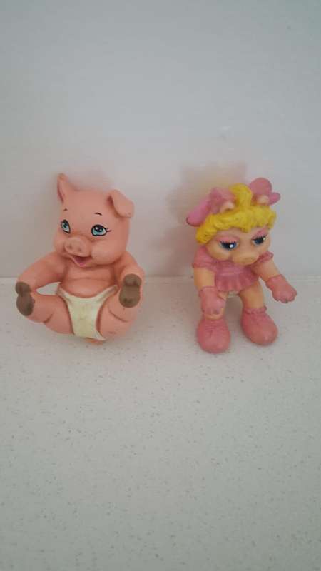 2 PIGGIE FIGURES