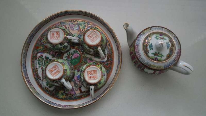 VINTAGE SMALL CHINESE TEA SET