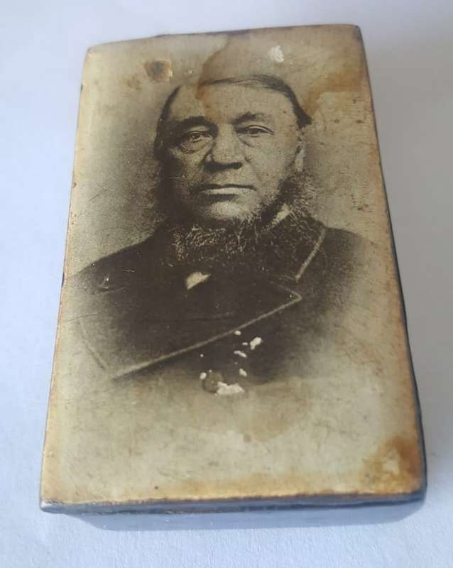 Very Old Paul Kruger Wooden Snuff Box