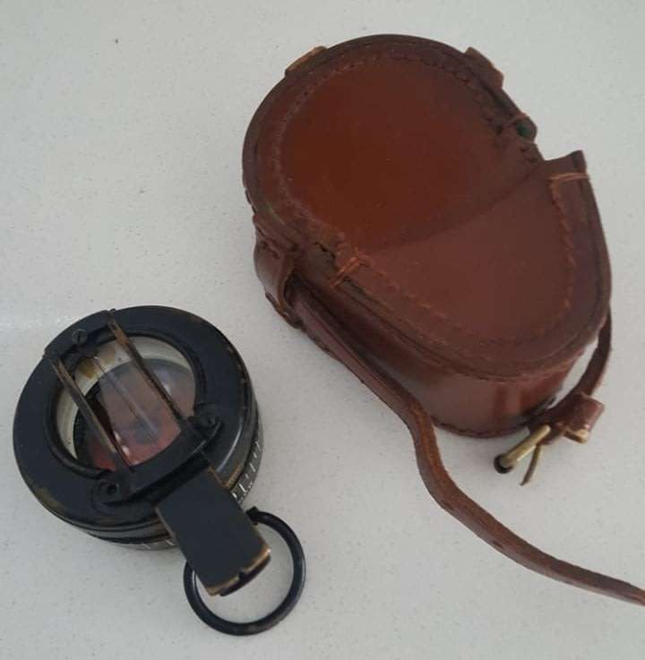 VINTAGE STANLEY LONDON COMPASS IN LEATHER CASE