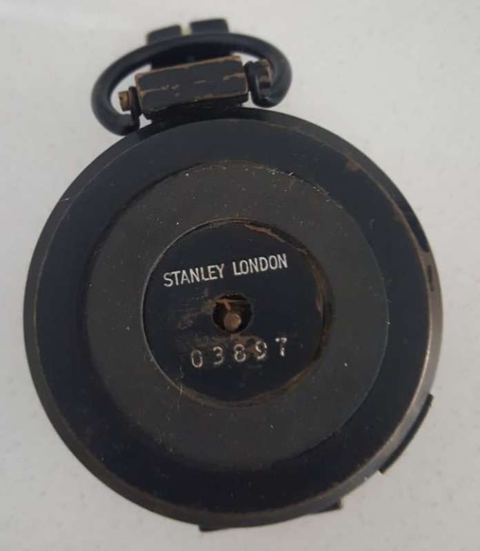 VINTAGE STANLEY LONDON COMPASS IN LEATHER CASE