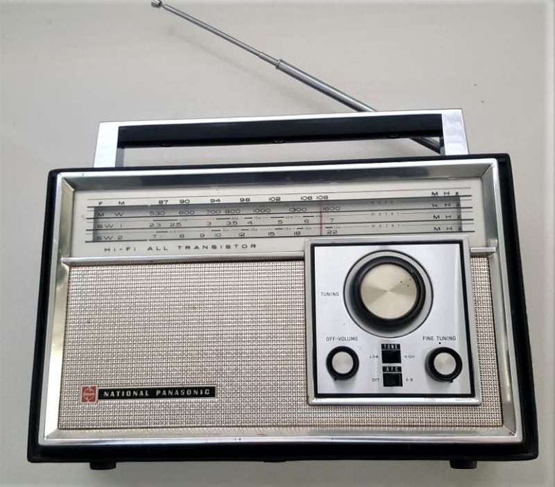 Vintage National Panasonic Portable Battery Radio - Working