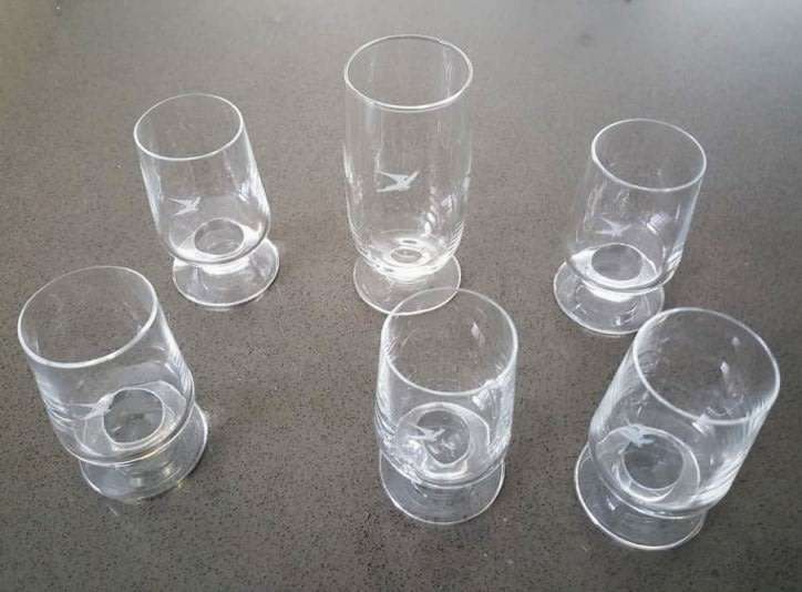 5 VINTAGE SAA FLYING SPRINGBOK SHERRY GLASSES & 1 WINE GLASS