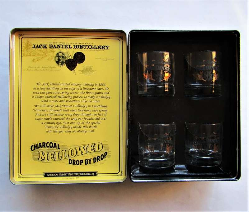 Old Jack Daniels Whiskey Tin With 4 Glasses