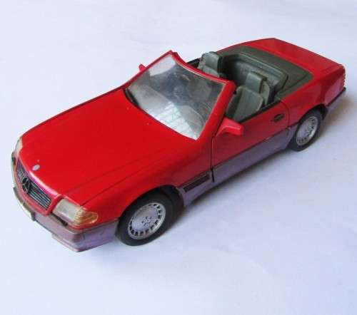 Road Tough 500SL Mercedes Benz 1/18 Scale Car