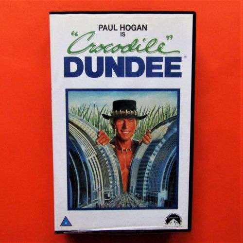 Crocodile Dundee - Paul Hogan - VHS Tape (1986)