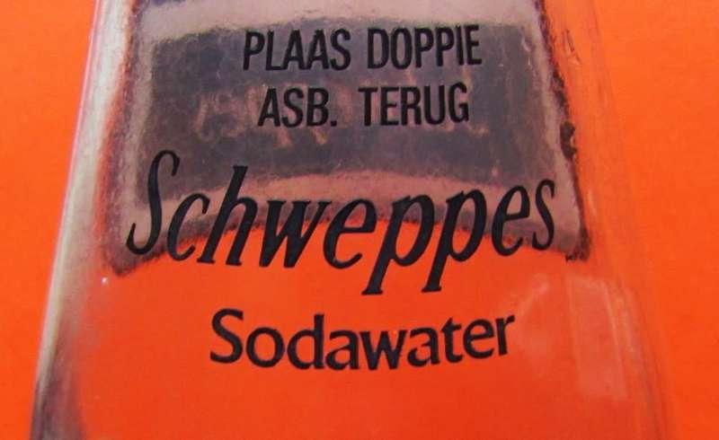 2 Old Schweppes Soda Water 1 Liter Glass Bottles