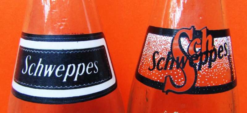 2 Old Schweppes Soda Water 1 Liter Glass Bottles