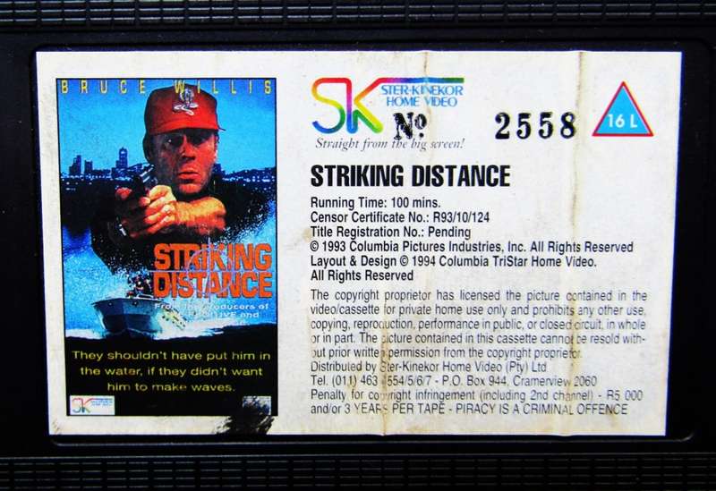 Striking Distance - Bruce Willis - Action Movie VHS Tape (1994)
