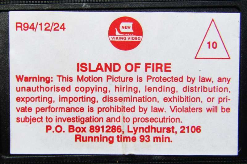 Island of Fire - Jackie Chan - Movie VHS Tape (1994)