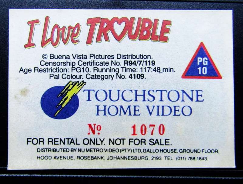 I Love Trouble - Julia Roberts - Movie VHS Tape (1994)