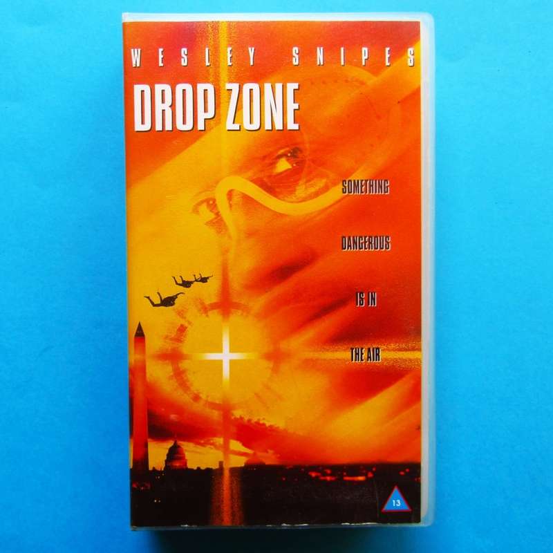 Drop Zone - Wesley Snipes - Movie VHS Tape (1994)