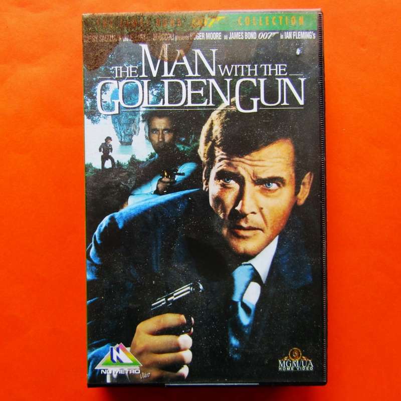 The Man with the Golden Gun - James Bond 007 - Movie VHS Tape (1995)