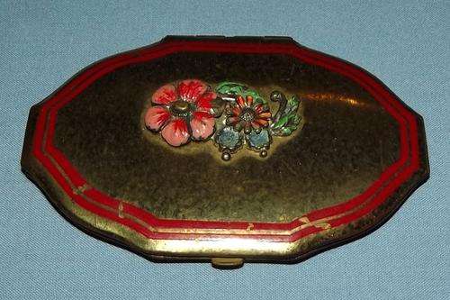 Vintage Made in Czechoslovakia Flower Powder Compact