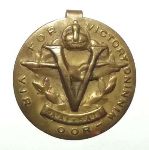 WW2 South African Air Force "Victory" Bilingual Brass Pocket Clip On Badge