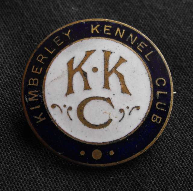 OLD KIMBERLEY KENNEL CLUB METAL PIN BADGE