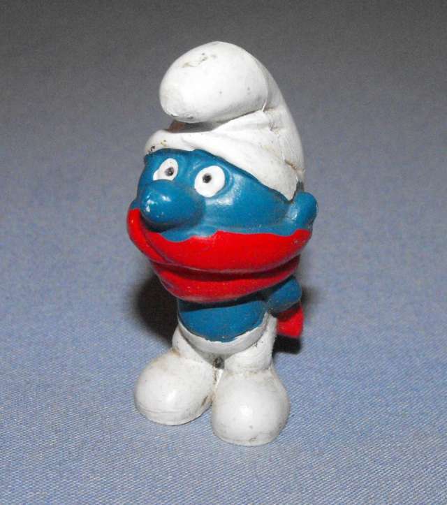SMURFS 1969 RED SCARF SHIVER SMURF