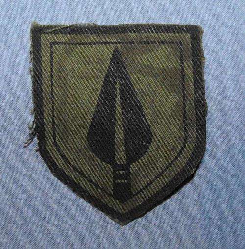 RHODESIA PFUMO RE VAHNU CLOTH TYPE CAP BADGE