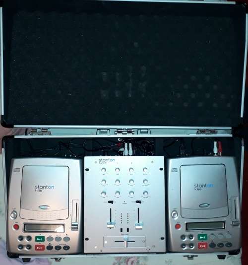 STANTON DJ SUITCASE 2 CD PLAYERS S.250 with MIXER STANTON SMX.211 GOOD COND