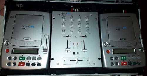 STANTON DJ SUITCASE 2 CD PLAYERS S.250 with MIXER STANTON SMX.211 GOOD COND